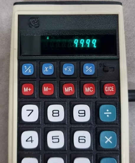 Commodore 9R-25 Calculator Display